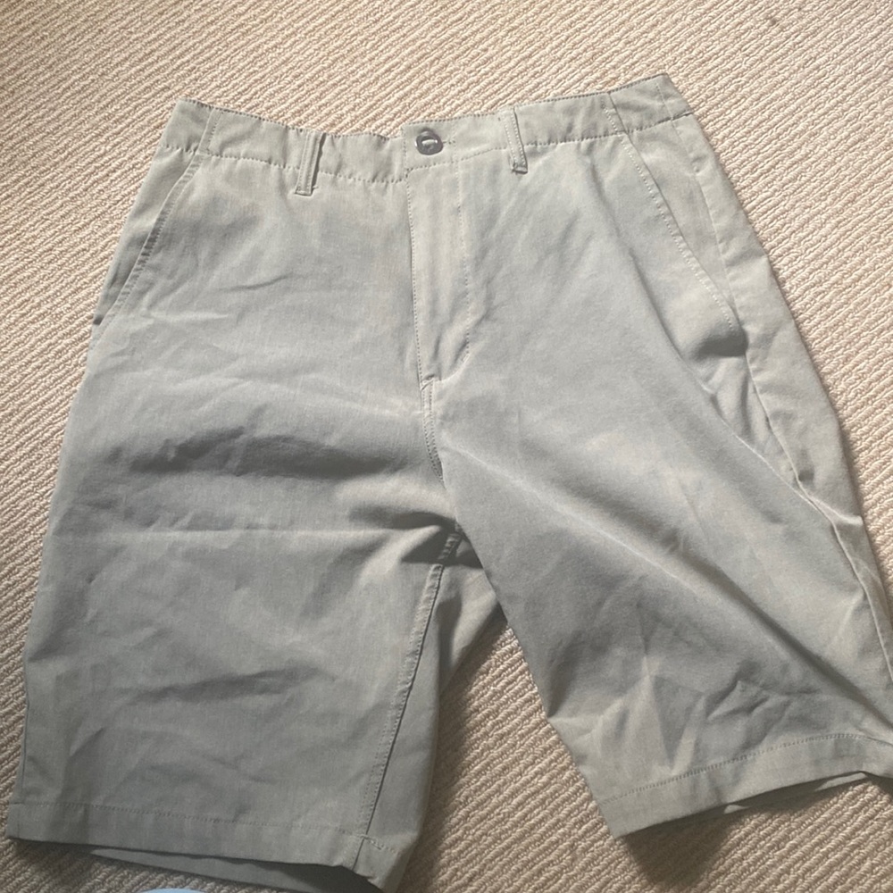 Volcom Men’s Surf & Turf Short 32 waist blend of poly/elastine.  . 2 way stretch